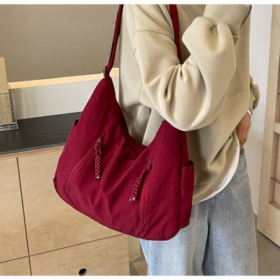 Solid Color Zip Up Large Capacity Shoulder Bag