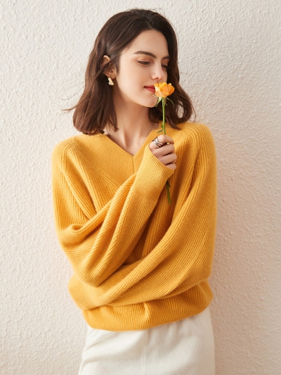 100% Cashmere Women's Lantern Sleeve V-Neck Knit Sweater